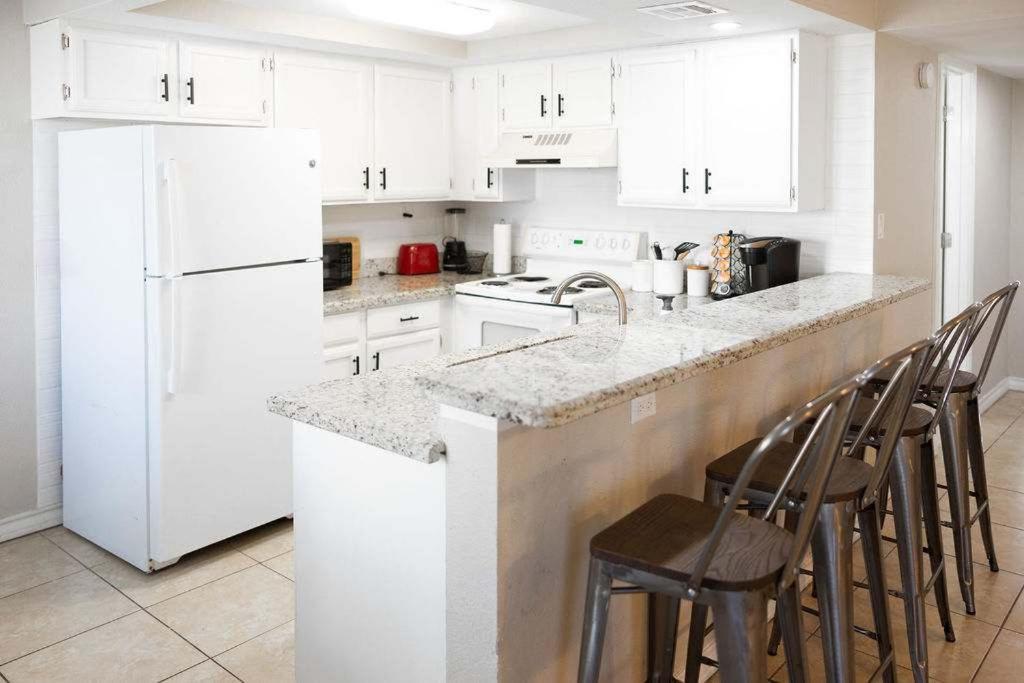 2 Bed 2 Bath 1St Floor Condo W Pool By Beach جنوب جزيرة بادري المظهر الخارجي الصورة